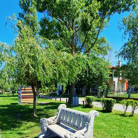 Roxy Beach House Villa *